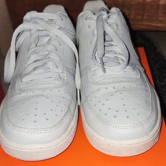 Nike Silver and White Athletic Shoes - Picture 7 of 11